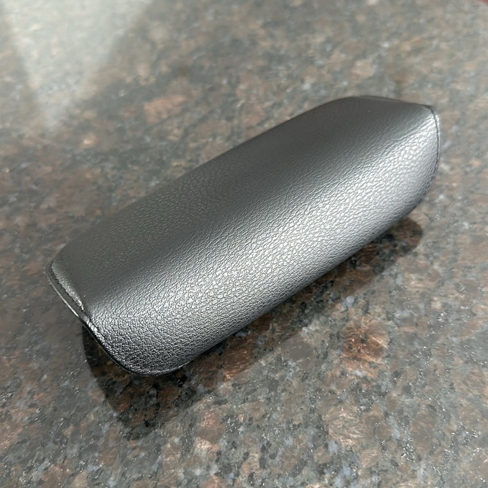 Ray-Ban Case & Cloth - Picture 3 of 3